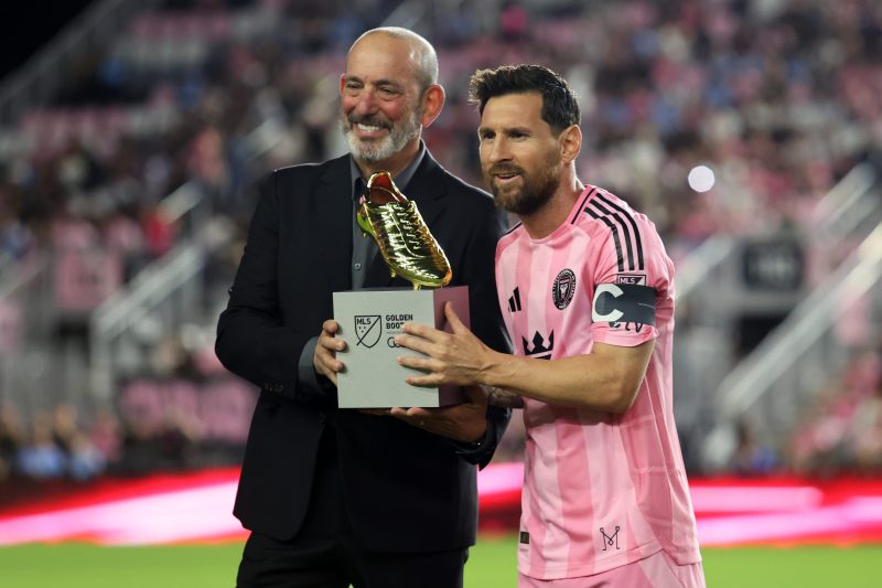 After contentious summer, MLS boss has nothing but praise for Messi After contentious summer, MLS boss has nothing but praise for Messi