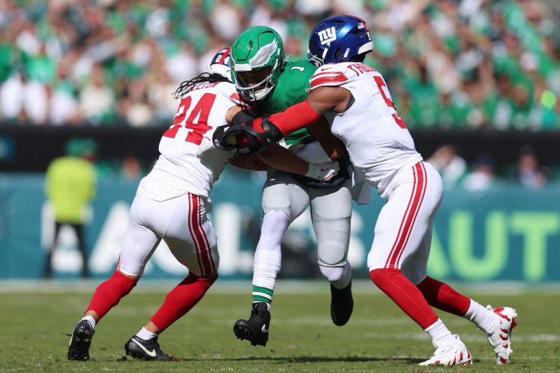 Giants star defender calls out refs on Eagles’ ‘tush push’ no-call Giants star defender calls out refs on Eagles’ ‘tush push’ no-call