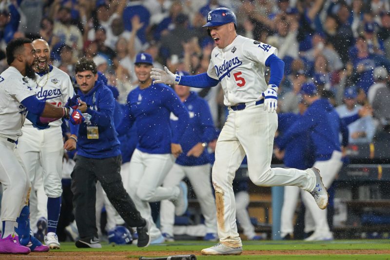 Record-breaking numbers from World Series Game 3 Record-breaking numbers from World Series Game 3