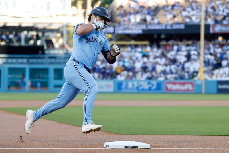 Blue Jays start World Series game with back-to-back home runs Blue Jays start World Series game with back-to-back home runs